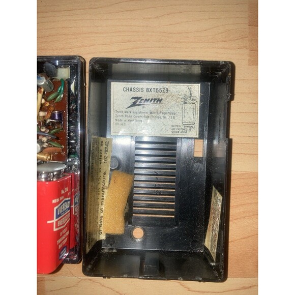 Vtg 1966 Zenith Model R25Y1  Royal 25 FM/AM Transistor Pocket Radio W/case Works - Picture 8 of 10